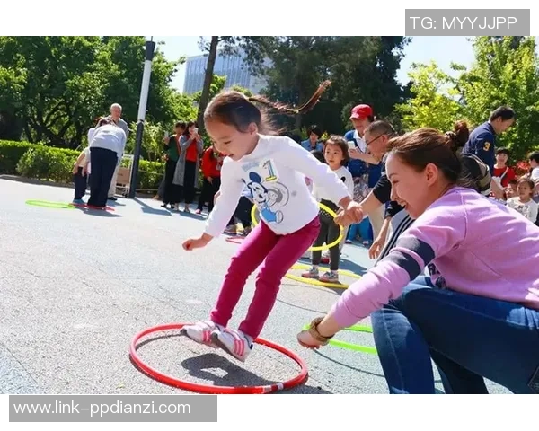 足球陪伴成长之路亲子互动与孩子的快乐时光